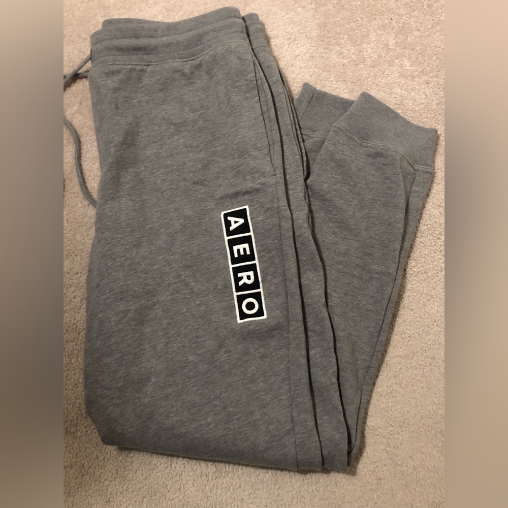 Aeropostale men’s medium gray sweatpants